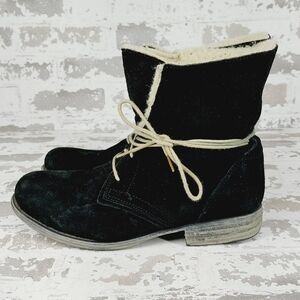 Eric Michael Sofia Black Suede Wool Lace Up Lifestyle Casual Winter Boots T632